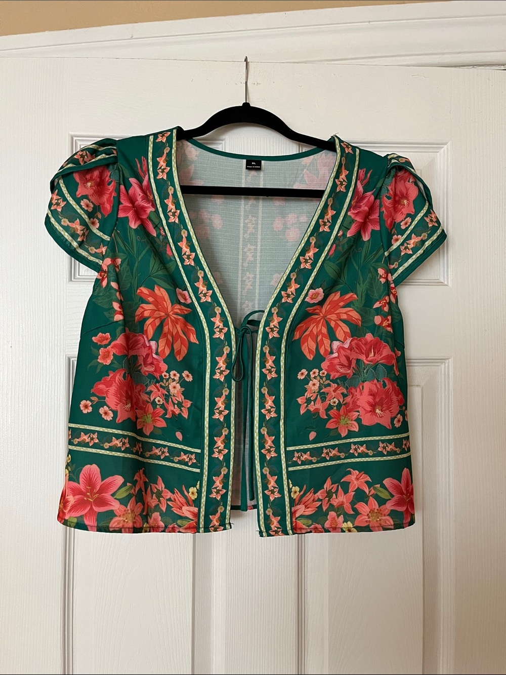 SHEIN Green Floral Tie-Front Short Sleeve Blouse